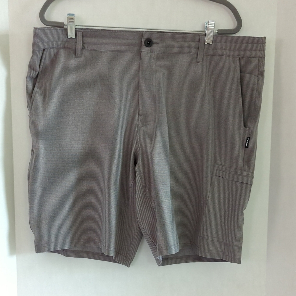 O'Neill Crossover Shorts Tan w White Stripes Zippered Pockets Drawstring Size 40